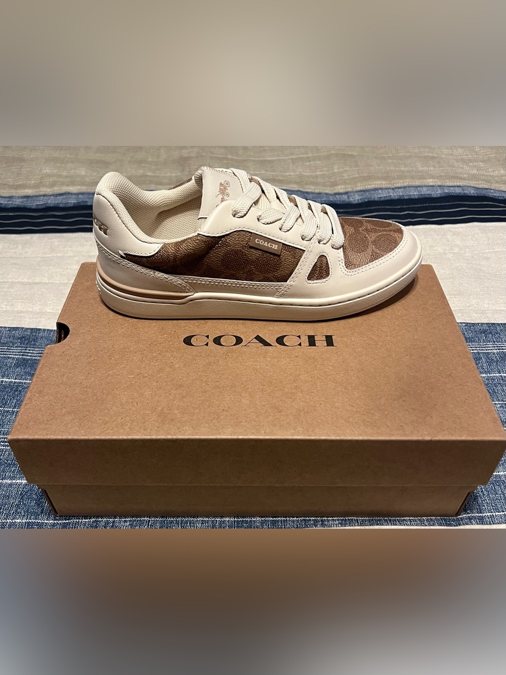 NEW IN BOX Coach Clip Court Low Top Sneaker in Signature Canvas